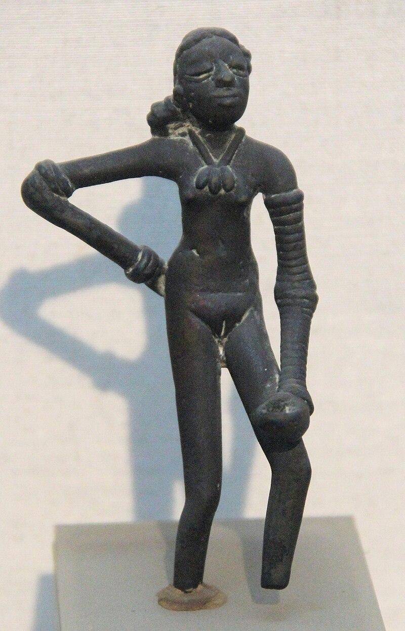 Dancing_girl_of_Mohenjo-daro (1).jpg