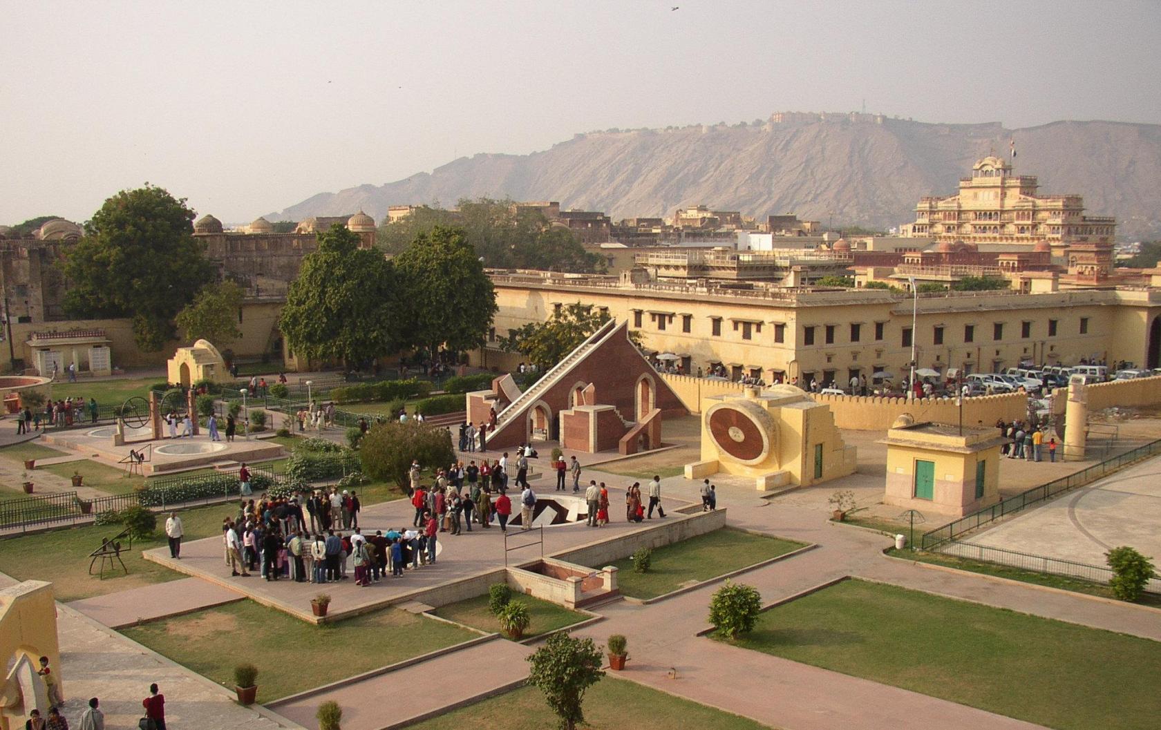 Jantar_Mantar_at_Jaipur.jpg